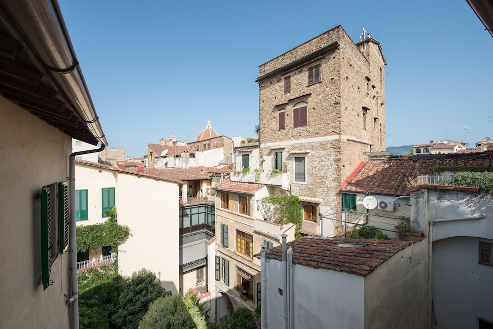 1200 Torre Donati Apartments by Mmega