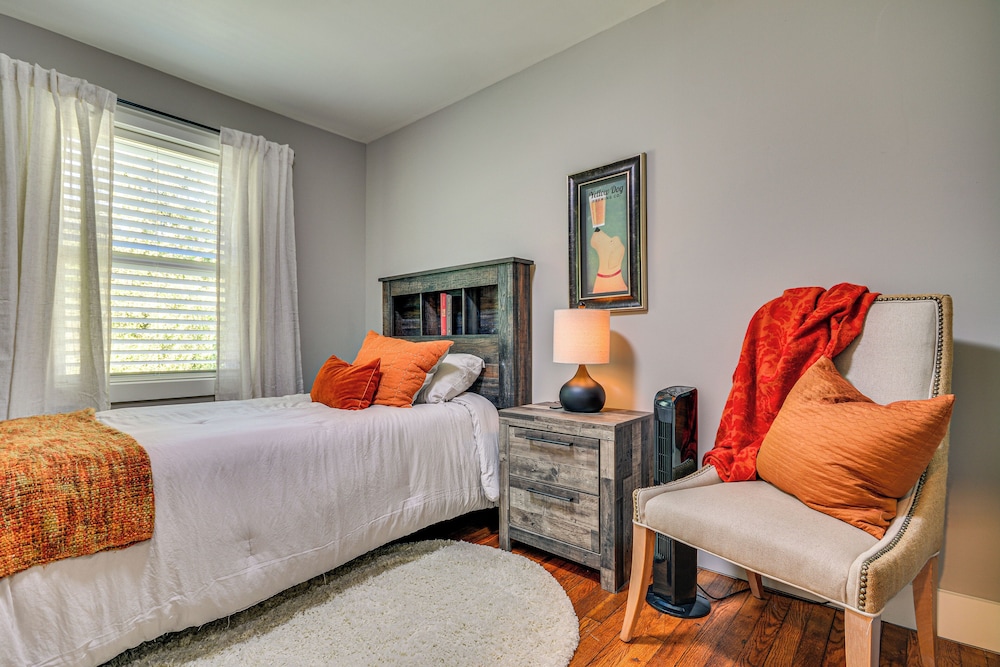 Cozy Cottage: Nature-filled Winston-salem Retreat!