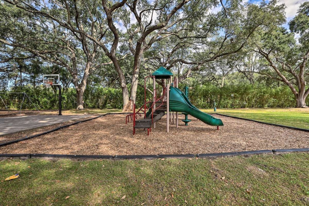 Just 10 Mins From Disney and Walking Distance to Outlets & Restaurants view 4