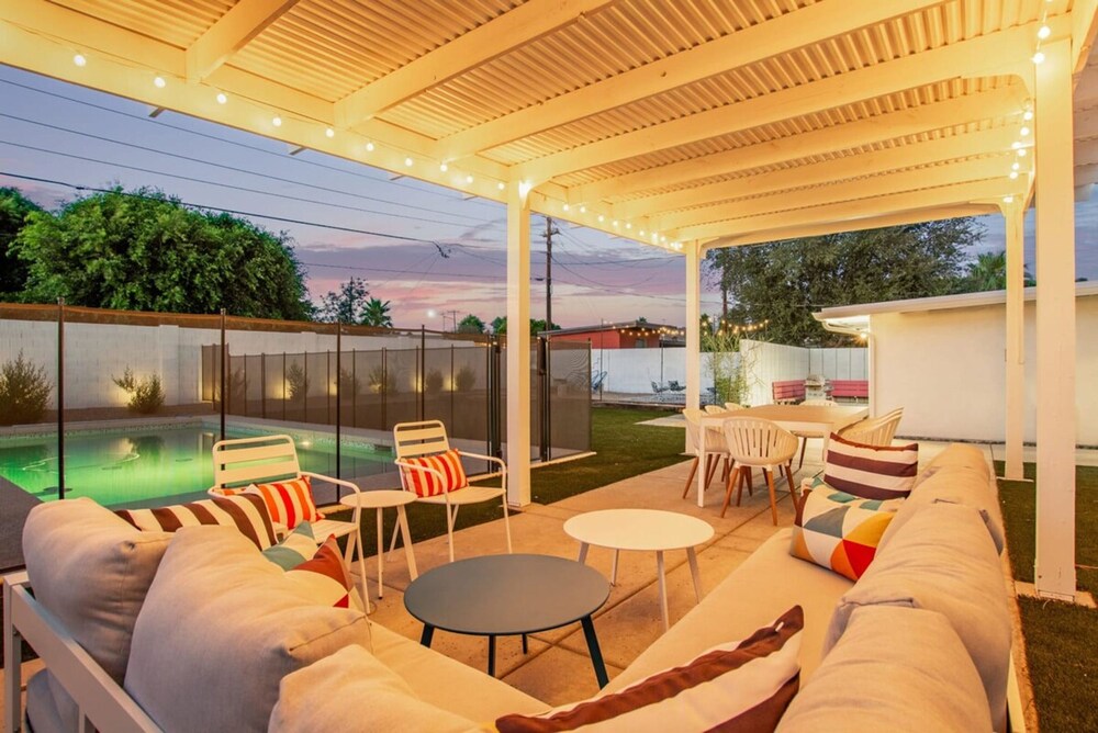Northview Mid-century Escape Pool Firepit Bocce