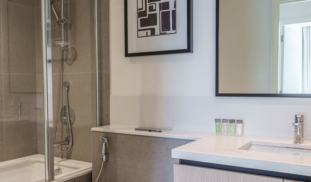 Downtown 2BR | Walk to Burj Khalifa + Dubai Mall