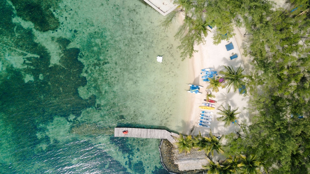 Thatch Caye, a Muy'Ono Resort