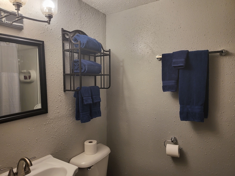 KJ's Inn and Suites By OYO Gettysburg U.S. Hwy 212