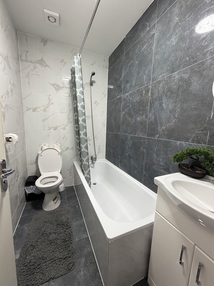 Seabreeze Suit Bournemouth Boscombe