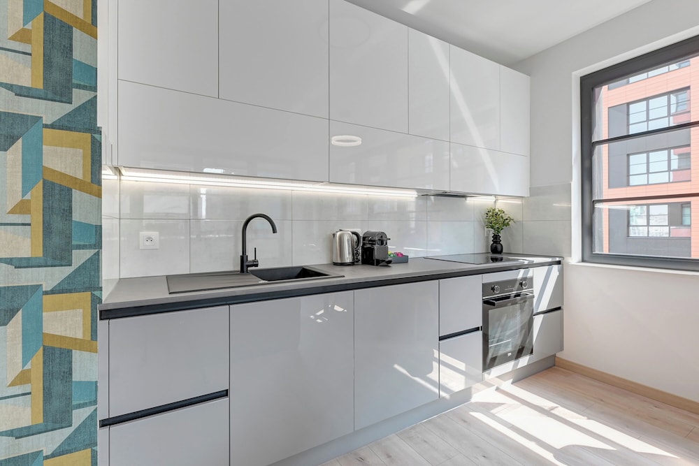 Doki Living - Foodhall & Parking by Downtown Apartments