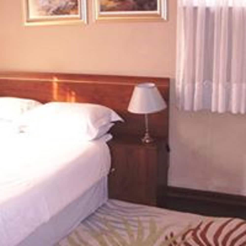 Silverline Guest Lodge