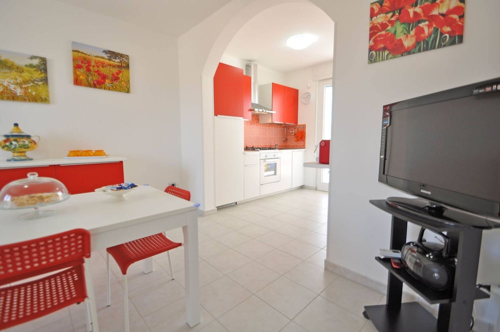 Villa Sacher Sleeps 12 Just 100 Metres From the sea