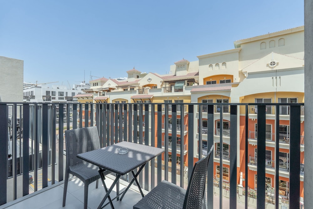 Spacious and Stunning Studio in The Heart of JVC