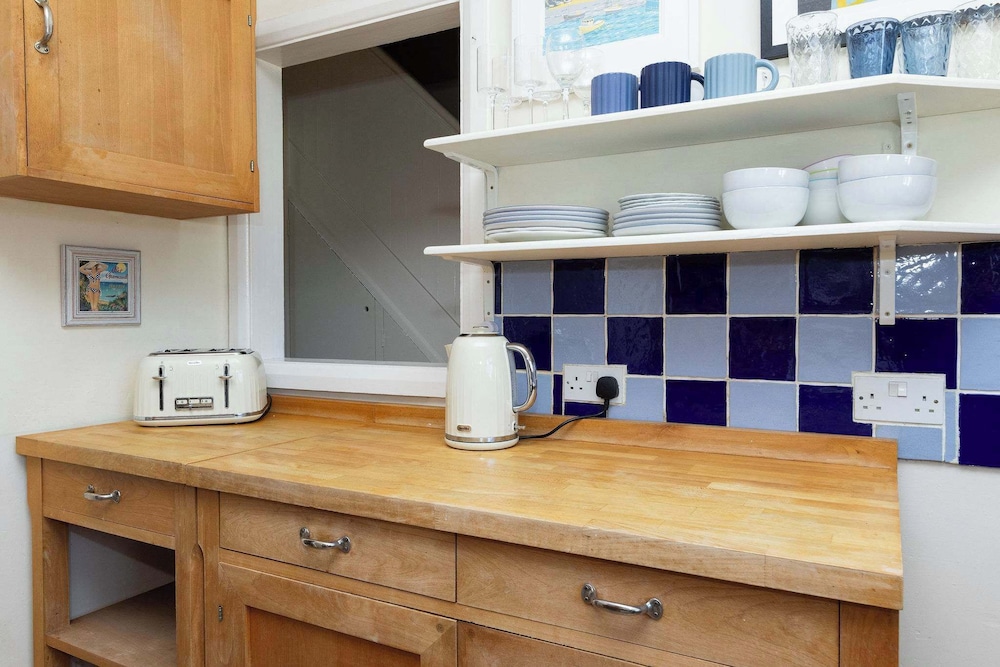 Characterful City Maisonette for 4