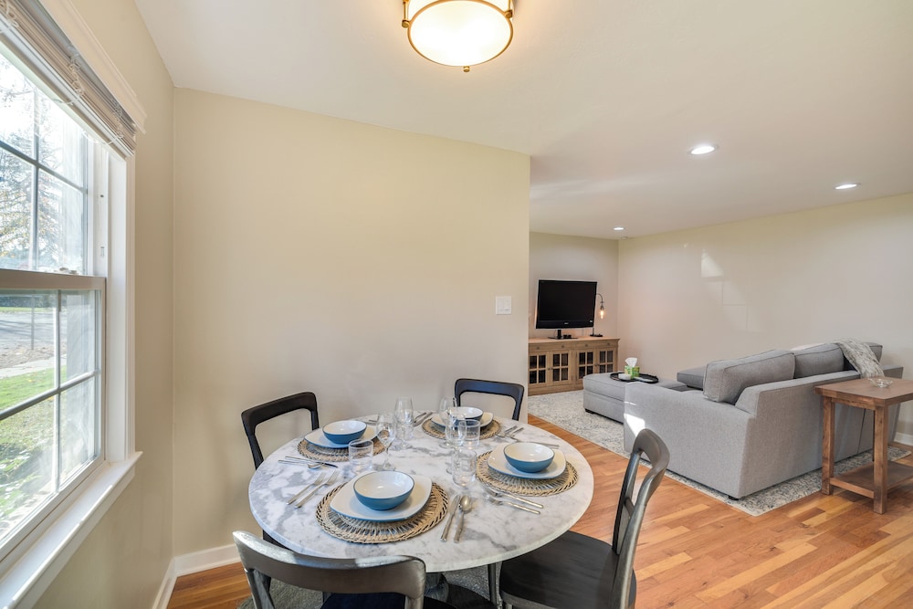 4 Mi to Dtwn San Jose: Sleek & Modern Duplex!
