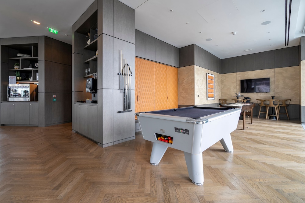 Luxury Apartment in Bustling Canary Wharf