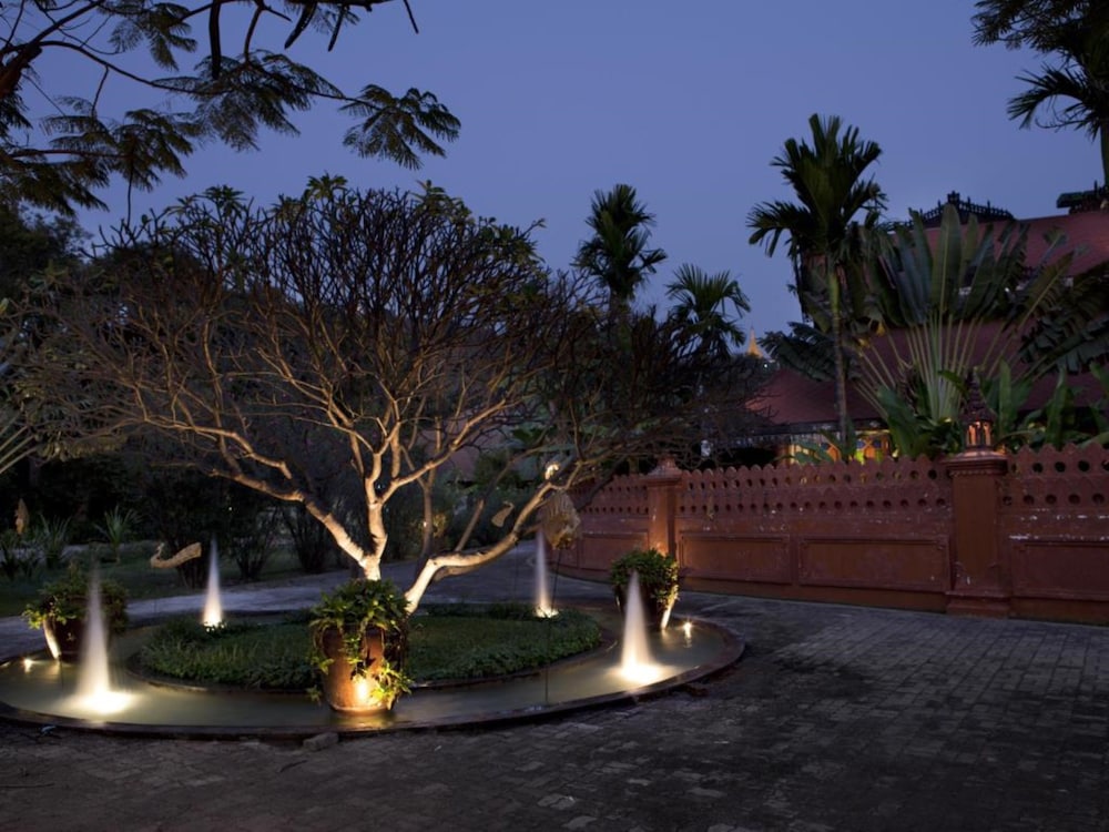 Mercure Mandalay Hill Resort