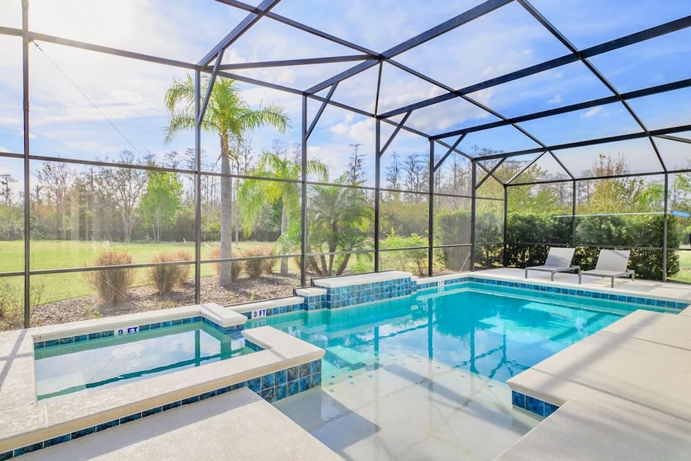 Upstay - 32 Guest Home - Pool Hot Tub and Games view 2