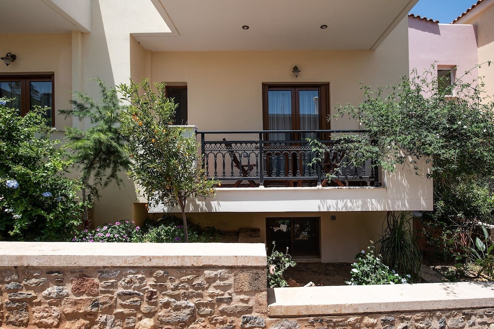 Cyrenia Guesthouse - Property Image 12