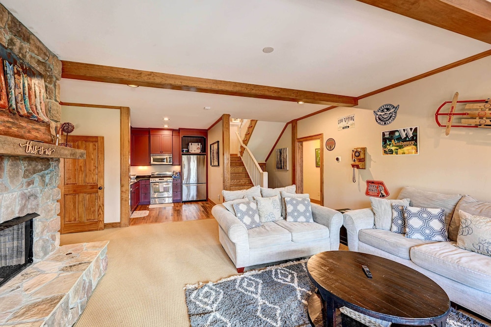 Spacious Cashiers Vacation Rental on Golf Course!