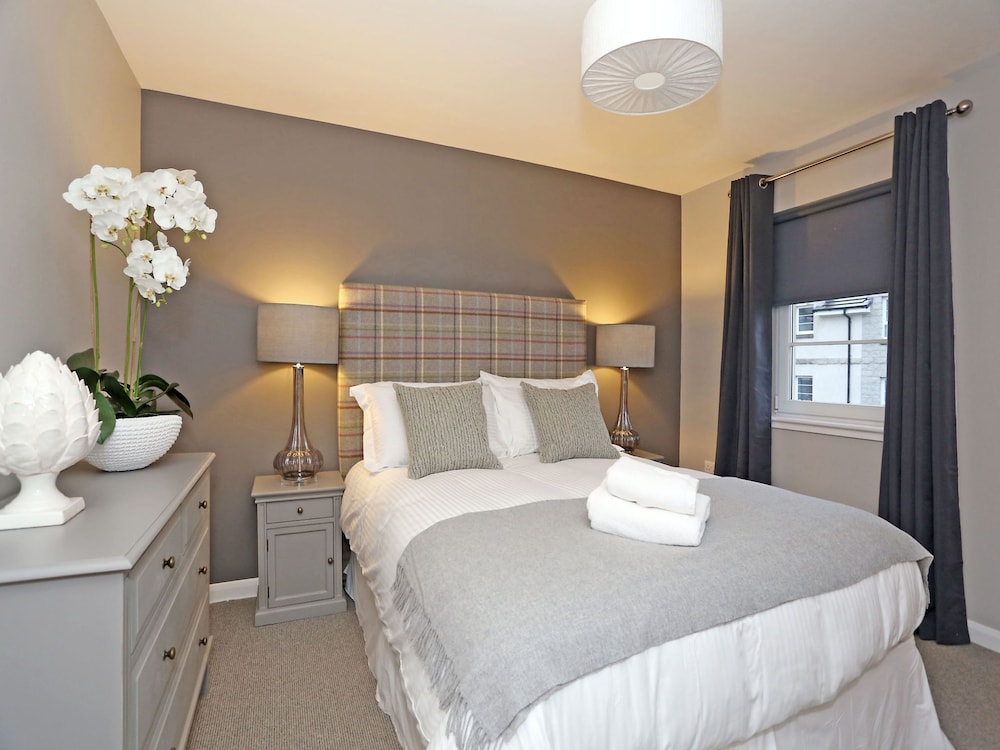 Comfortable Inverurie Home Close to Train Station view 2