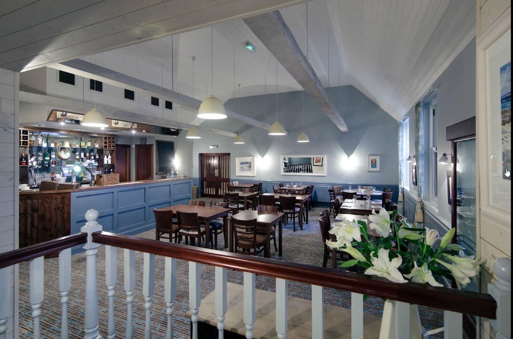 Hotel Red House Hotel - Image 1