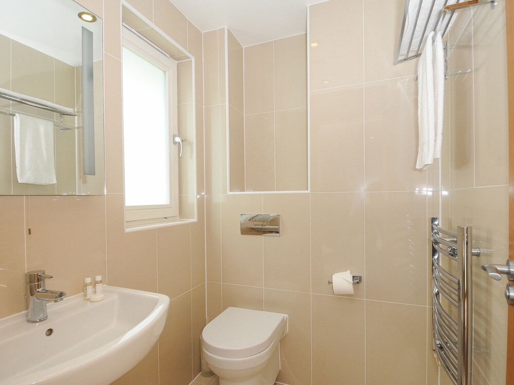 Swandown, 3 Blackdown