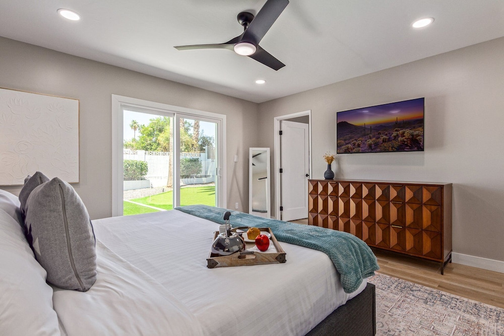 Desert Rose-hot Tub-pool Heat Avail-fire Pit-golf!