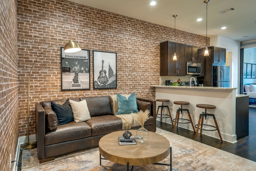 Lofts At 30th - Urban Lodge - Mins to Broadway!