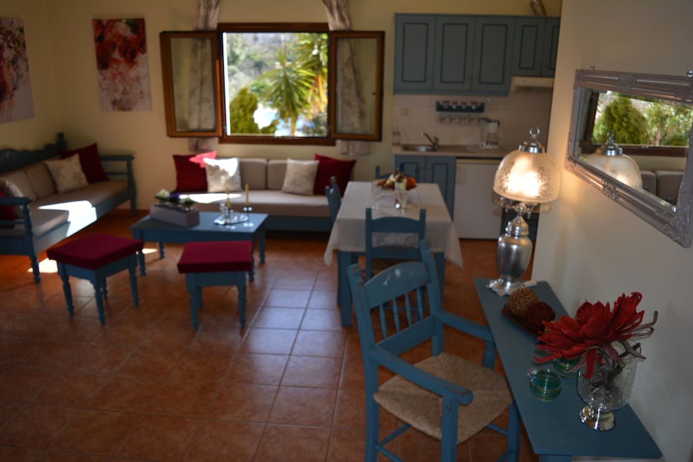 Elianthos Villa