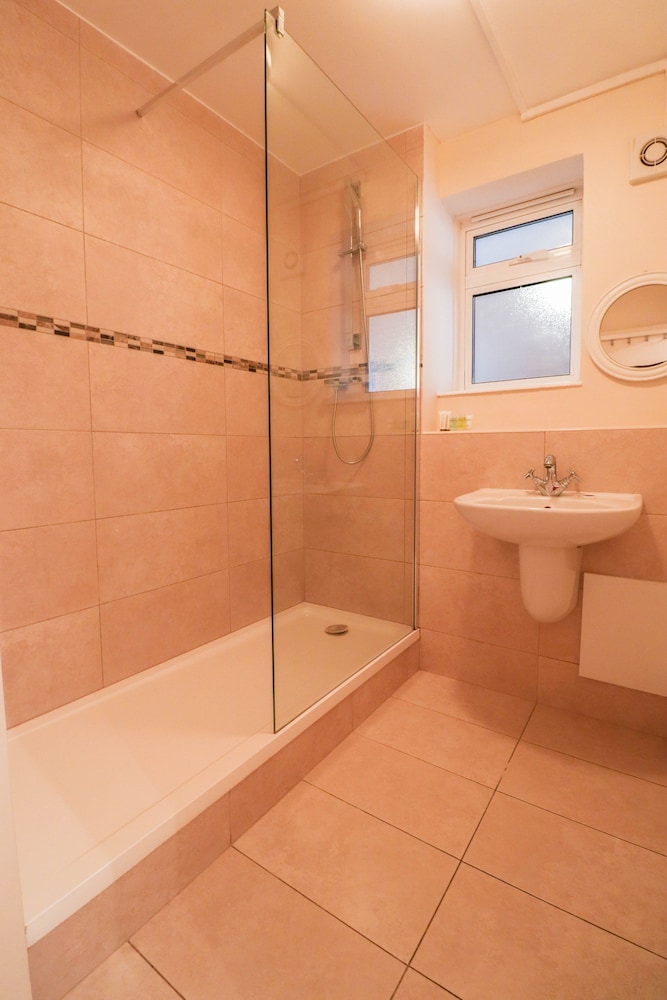 2 Bed Apartment in Russell Square