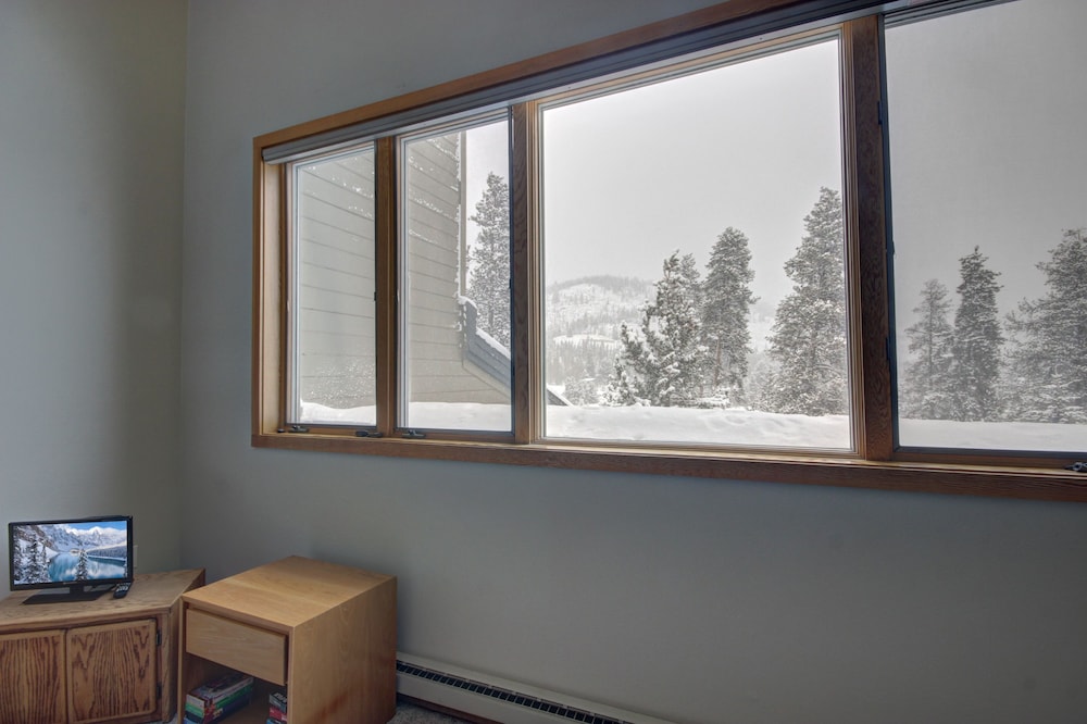 Pines 2169