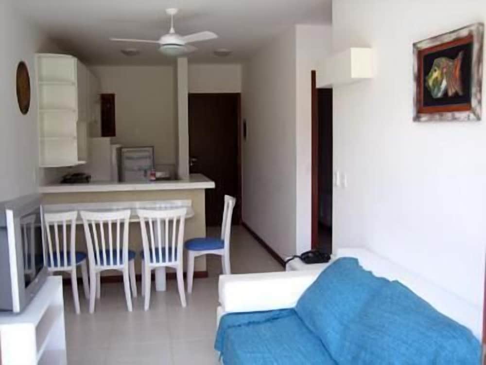 Picasso Flat