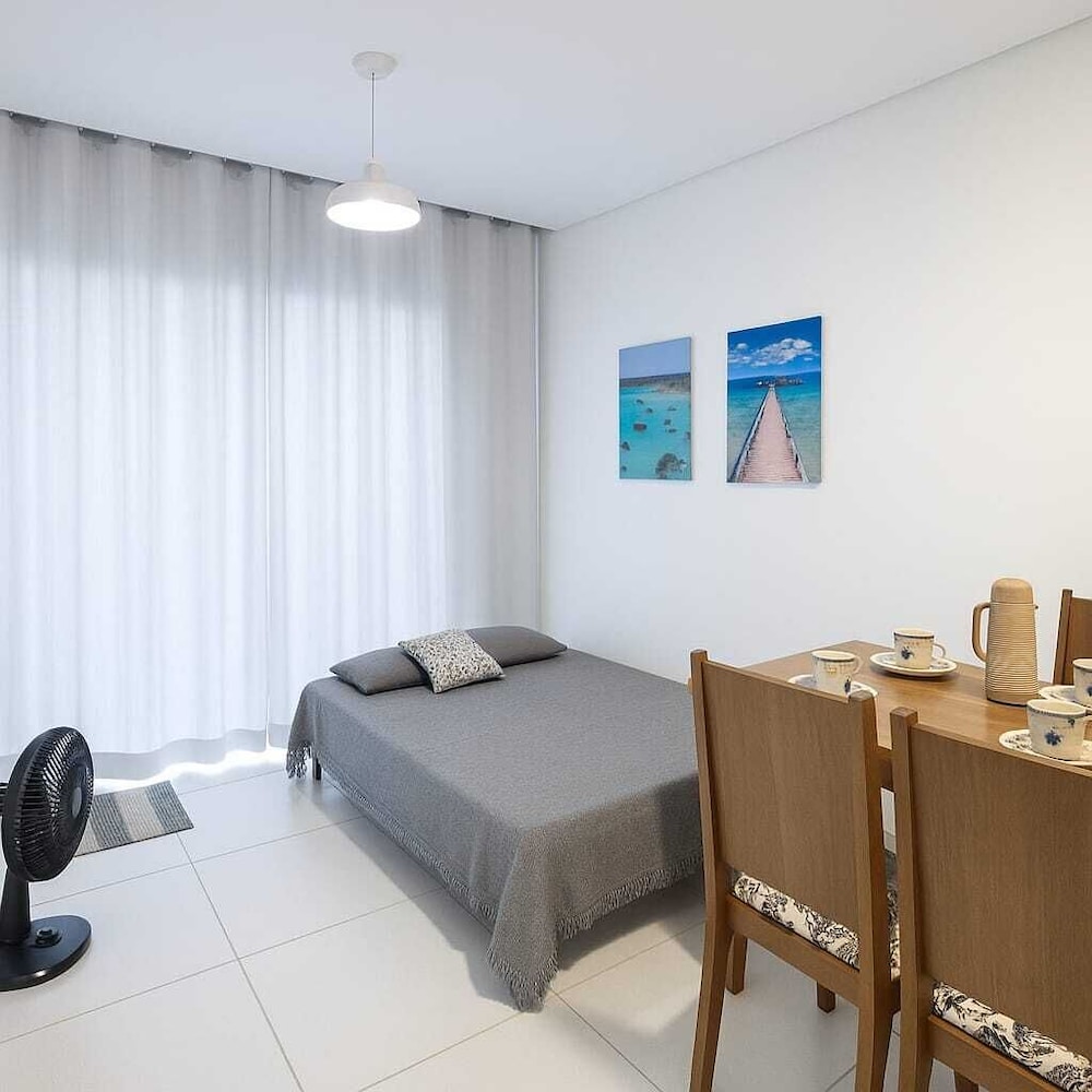 FLATS MAR'BELLA COM VARANDA, 100M PRAIA, PETFRIENDLY E ESTACIONAMENTO