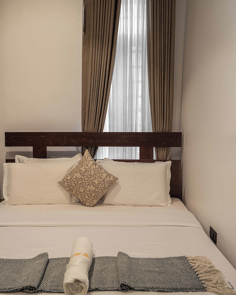 George Residence Ologolo Lekki