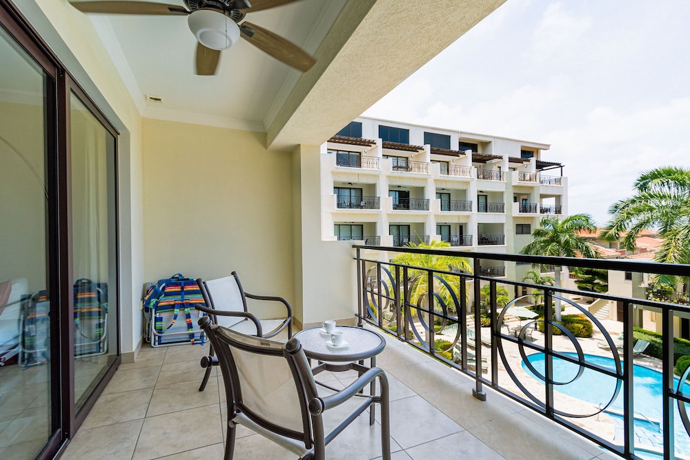 Palm Aruba Condos