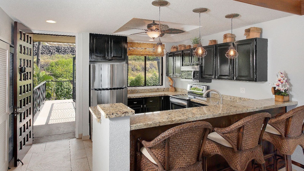 Upgraded 2BD Plus Loft - Amazing Golf & Ocean Views - In-unit AC - Vrkcv