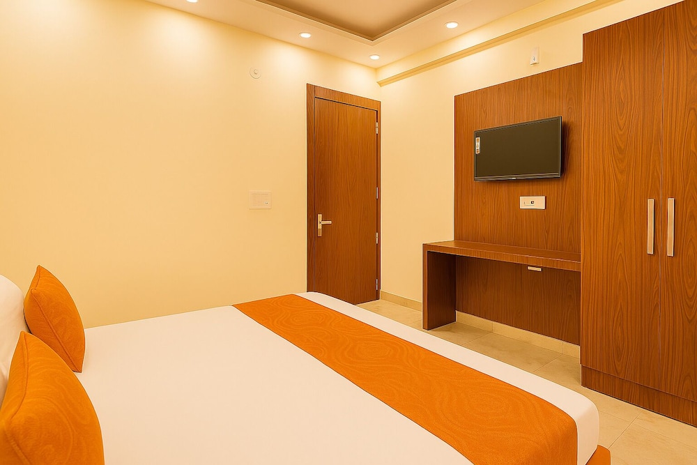 Radha Vrindavan Inn - Near Prem Mandir