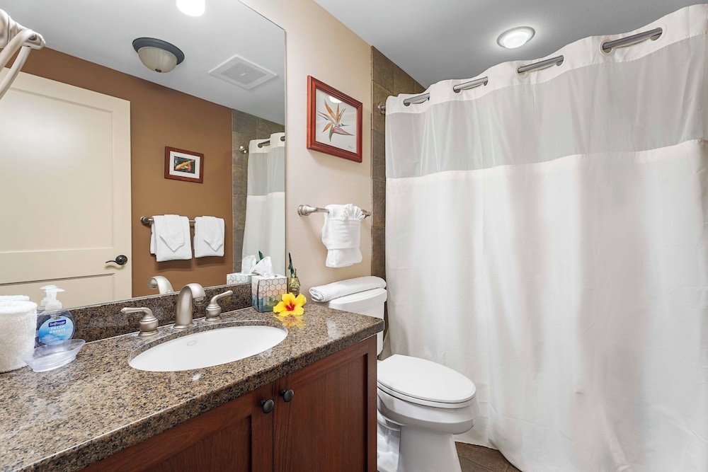 Direct Ocean Front - AC - Concierge Included - Ocean Viewing Lanai & Near Shops! -vrkcv