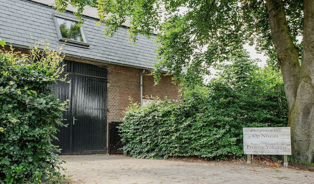 Vibrant Farmhouse near Forest in Heeze-Leende view 5