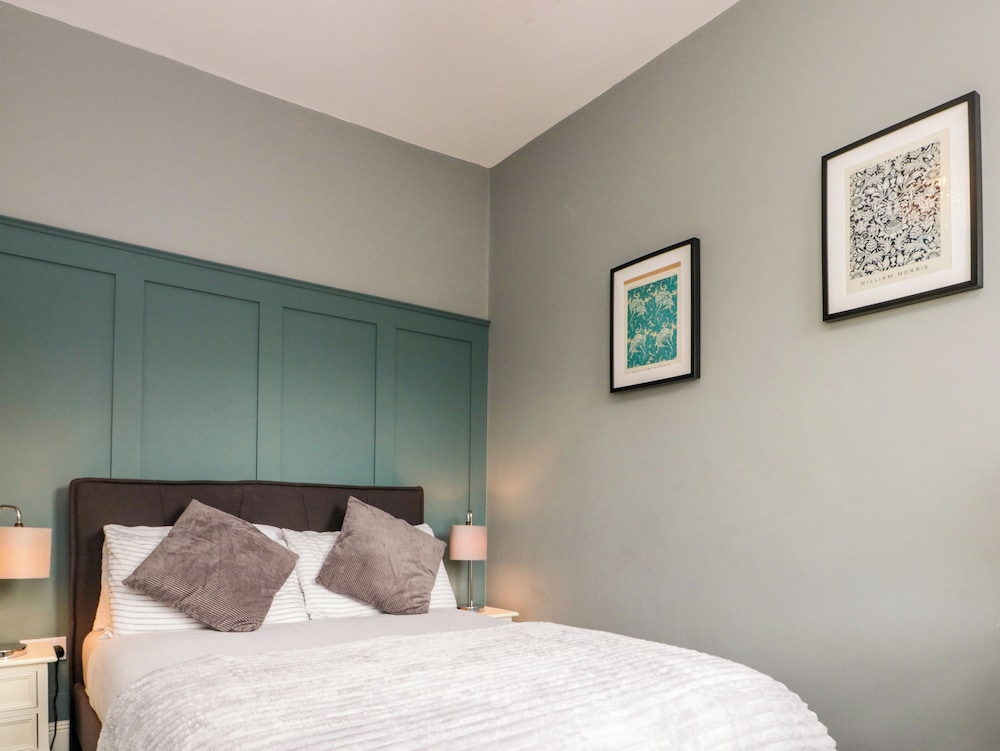 27 Westbourne Grove