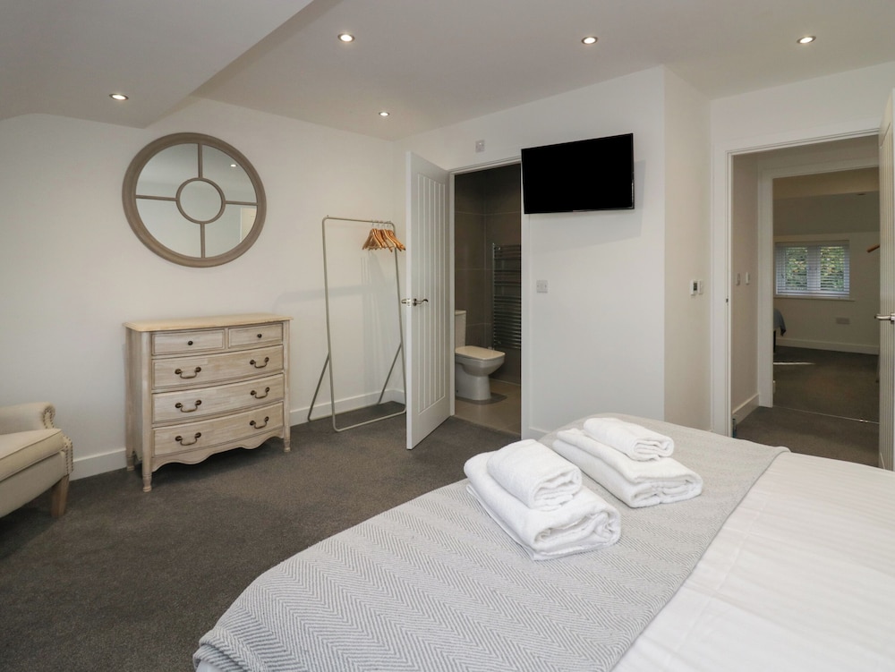 Edgemere Hideaway