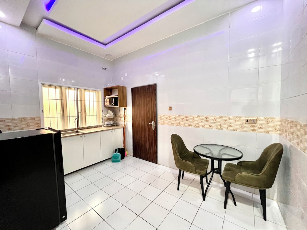 FURNISHED APARTMENTS