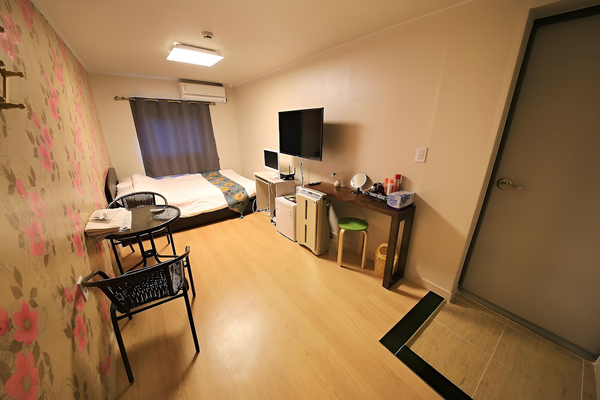 Photo 6