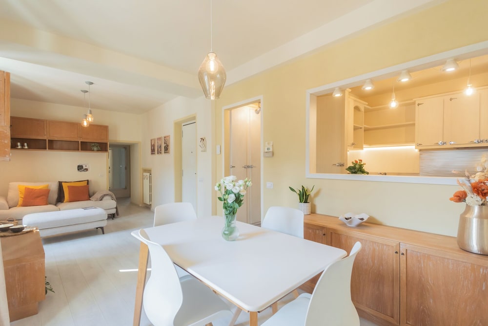 Linda Apartments by Rent all Como