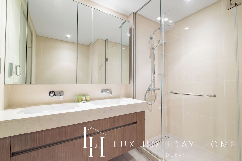 LUX The Atlantis View Luxury Beach Suite
