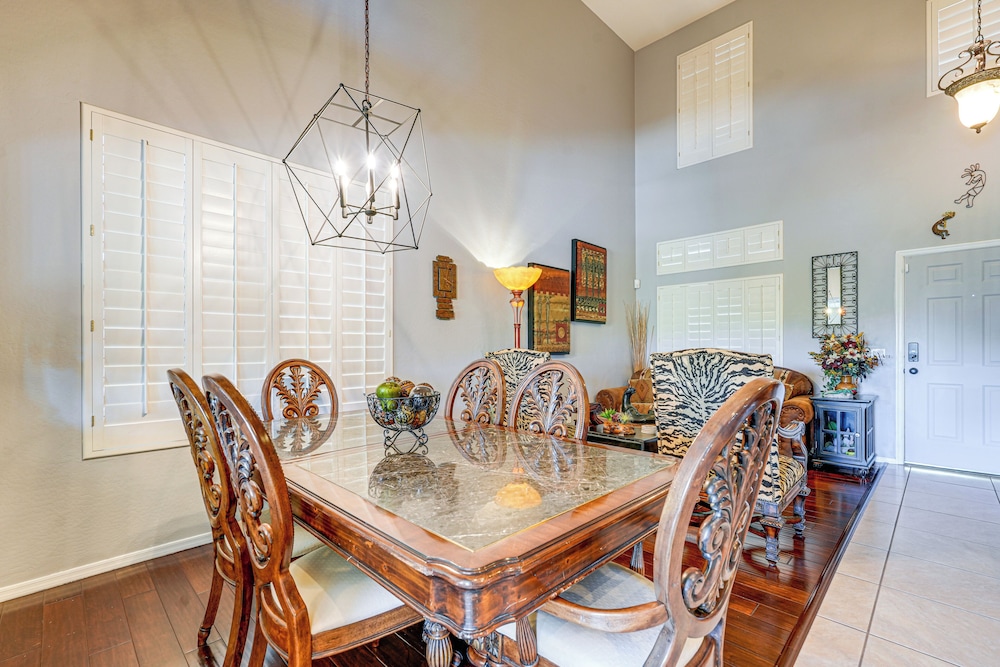 Spacious Family Oasis in Cave Creek!