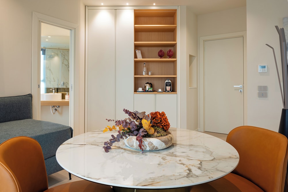 Hera rooms and suites