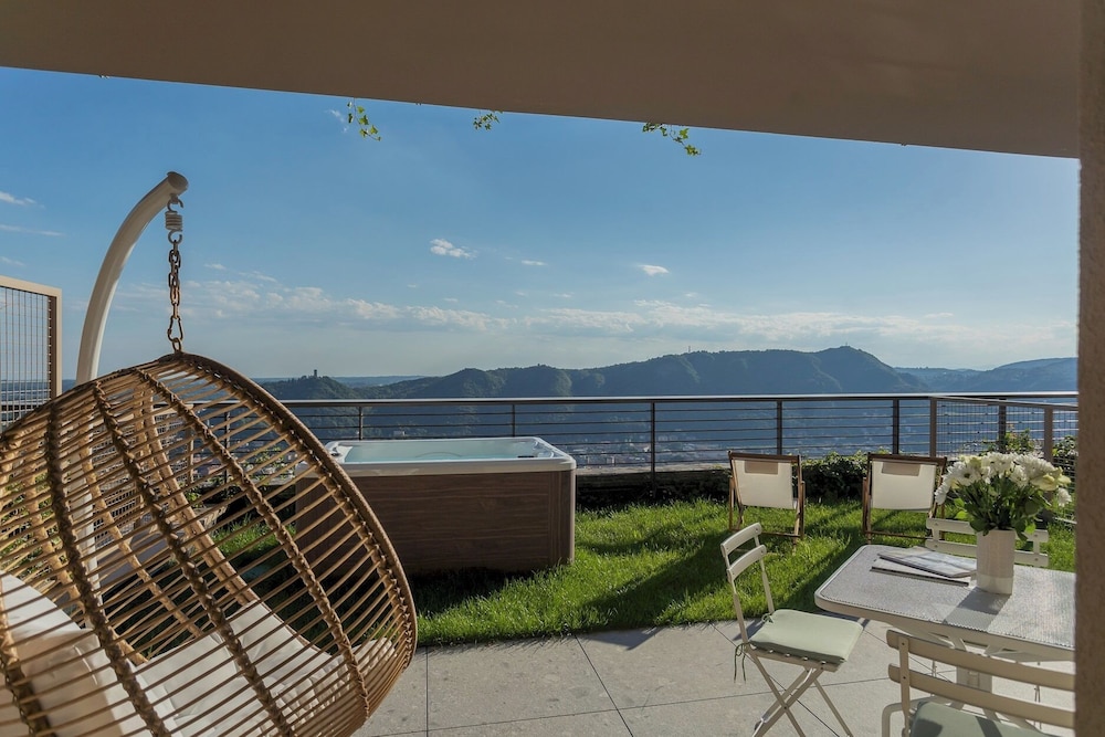 La Vista Bonita by Rent all Como