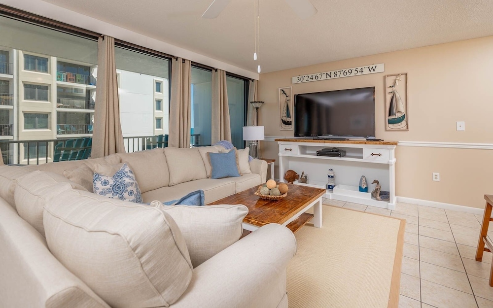 Island Winds West 670 3 Bedroom Condo