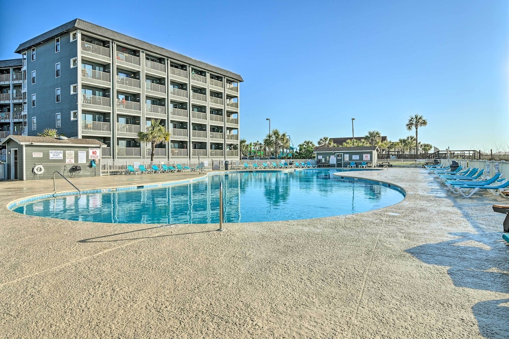 Shore & Pool Access: Resort Condo in Myrtle Beach!