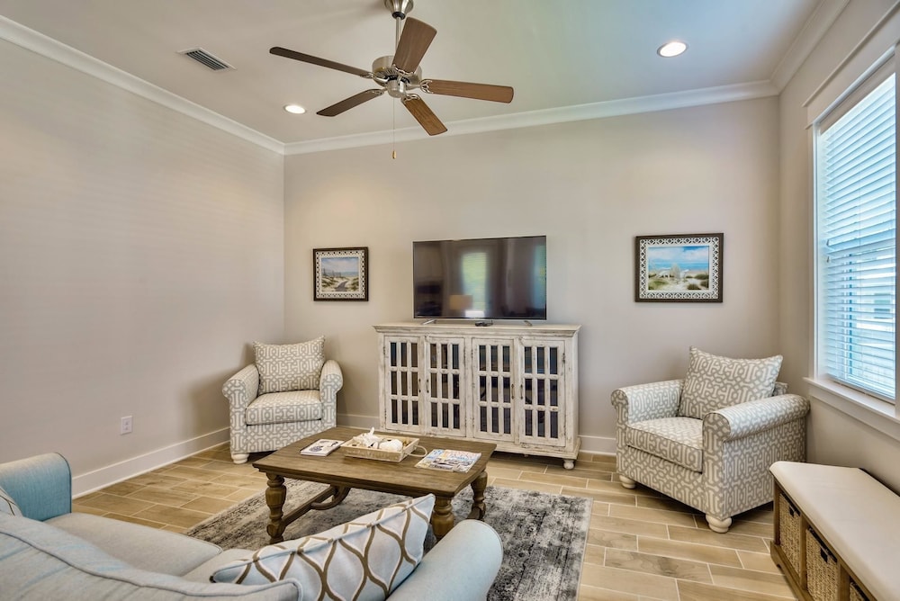 JACK's Place 3 Bedroom Condo By Coastal Dreamin
