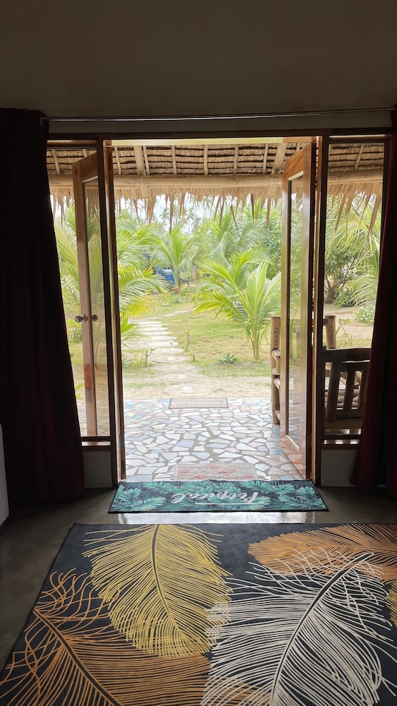 Footprints Beach Resort 29