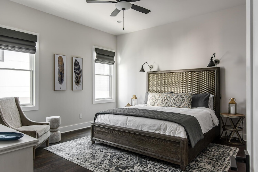 Luxe-tennessee Row-heart of Gulch-mins to Broadway