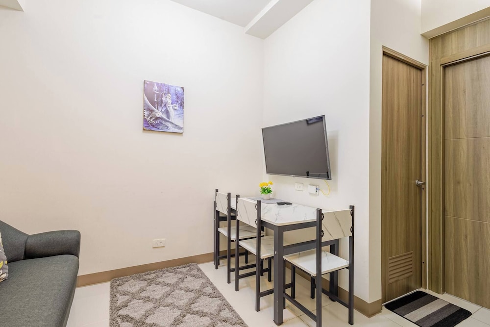 Luxurious Bayview 2BR Near MOA Picc CCP Free Wifi